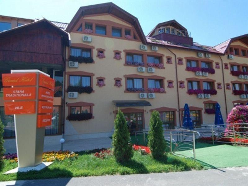 Grand Hotel Perla Ciucașului in Tarlungeni, Romania