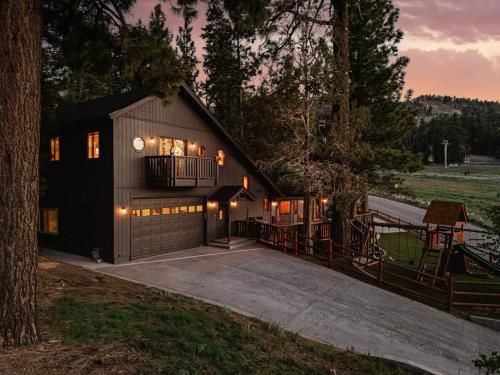 Ski Slope Haven in Big Bear Lake, United States