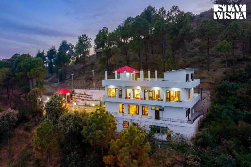 StayVista at The Hush Escape 5BHK Valley View villa in Arki — 4-Star Luxury Hotel in Solan, India