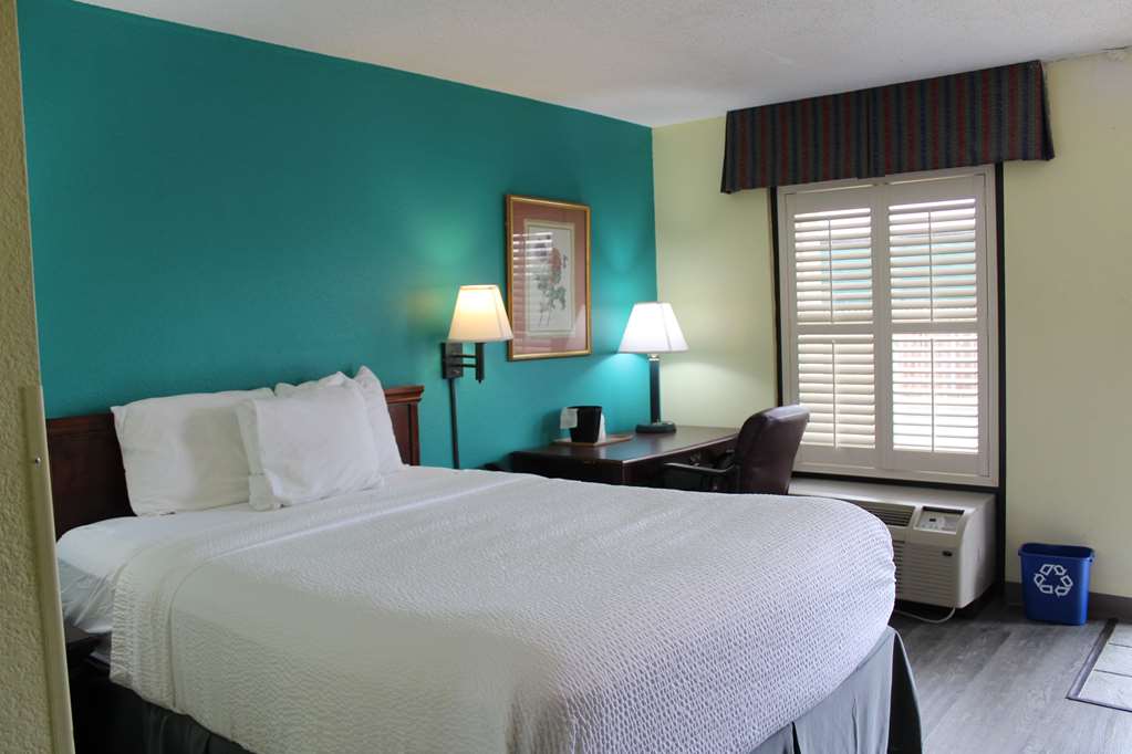 Days Inn by Wyndham Marianna - photo 19