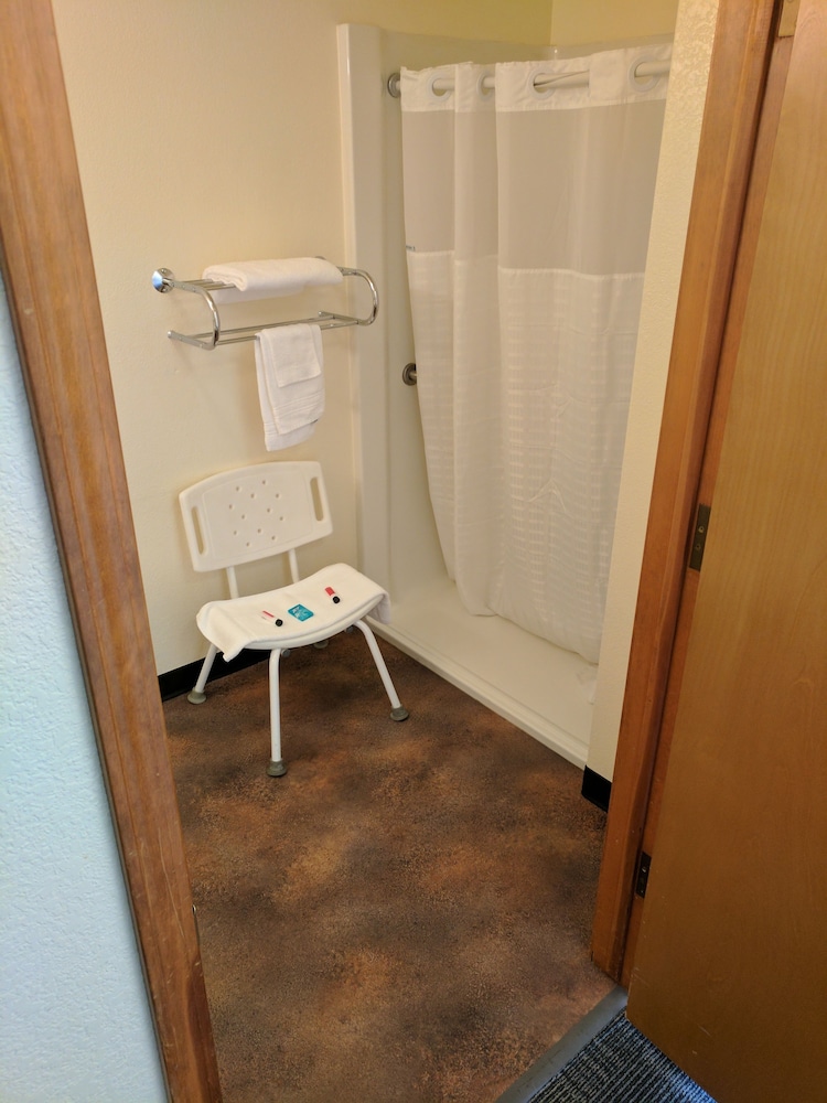 Travelodge by Wyndham Three Forks - photo 17