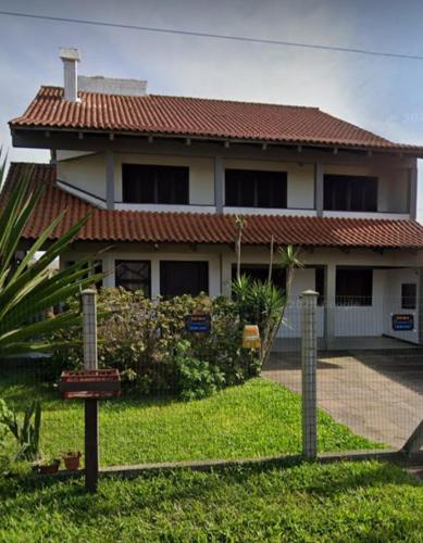 Refugio dos Sonhos a apenas 100m do mar in Tramandai, Brasil