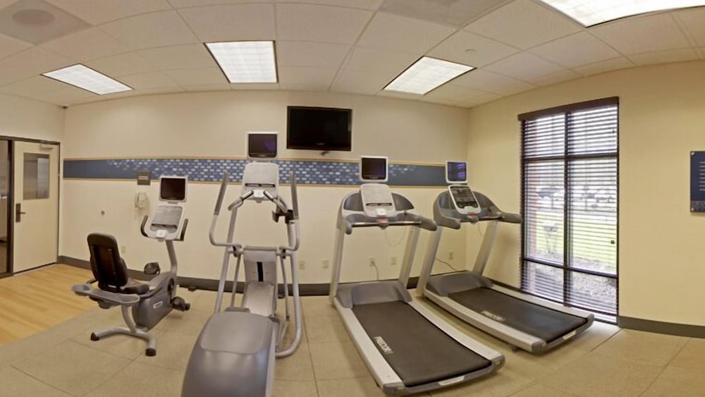 Hampton Inn Rochester Webster - photo 35