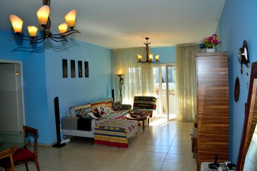 50 Meters To the Beach 3 Bedroom Appartment