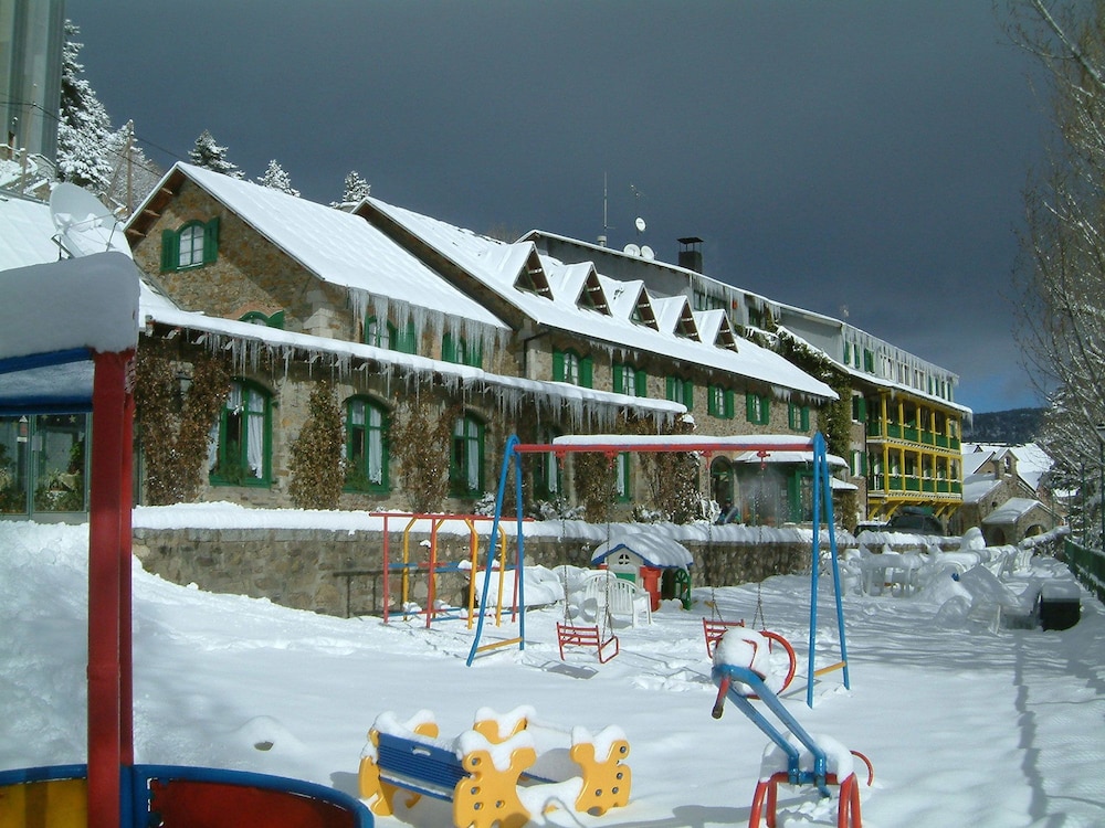 Hotel Adsera in Alp, Spain