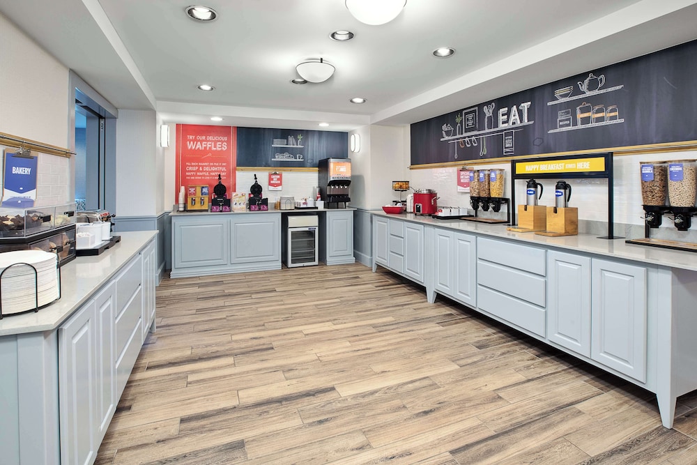 Hampton Inn Detroit Utica Shelby Township - photo 29