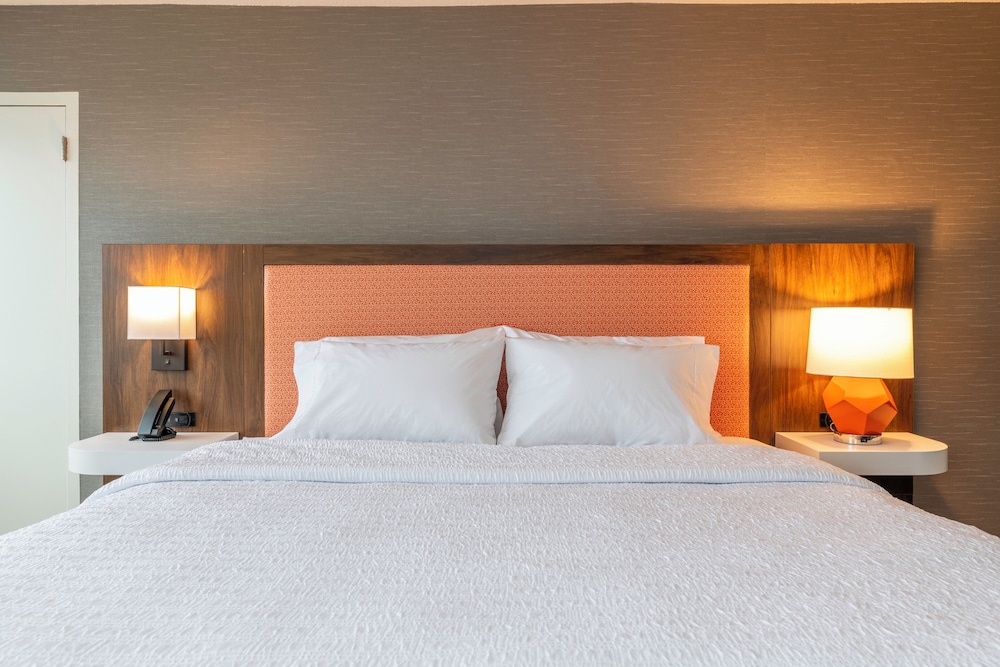 Hampton Inn by Hilton Manchester - photo 14