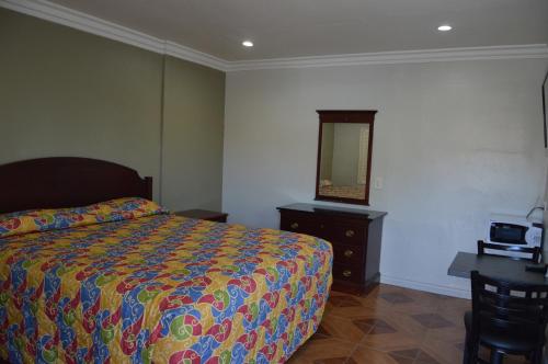 El Rey Inn - photo 16