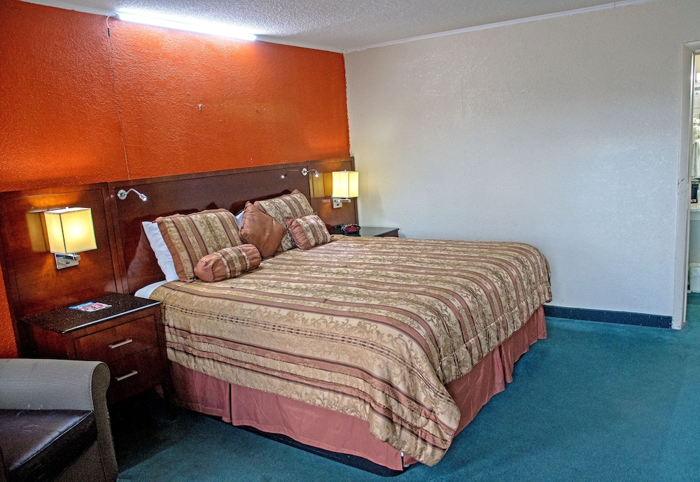 America's Best Inns & Suites - photo 12
