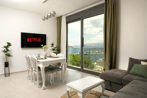 Sea View Uno Apartment 2 — 4-Star Luxury Hotel in Agios Nikolaos, Greece