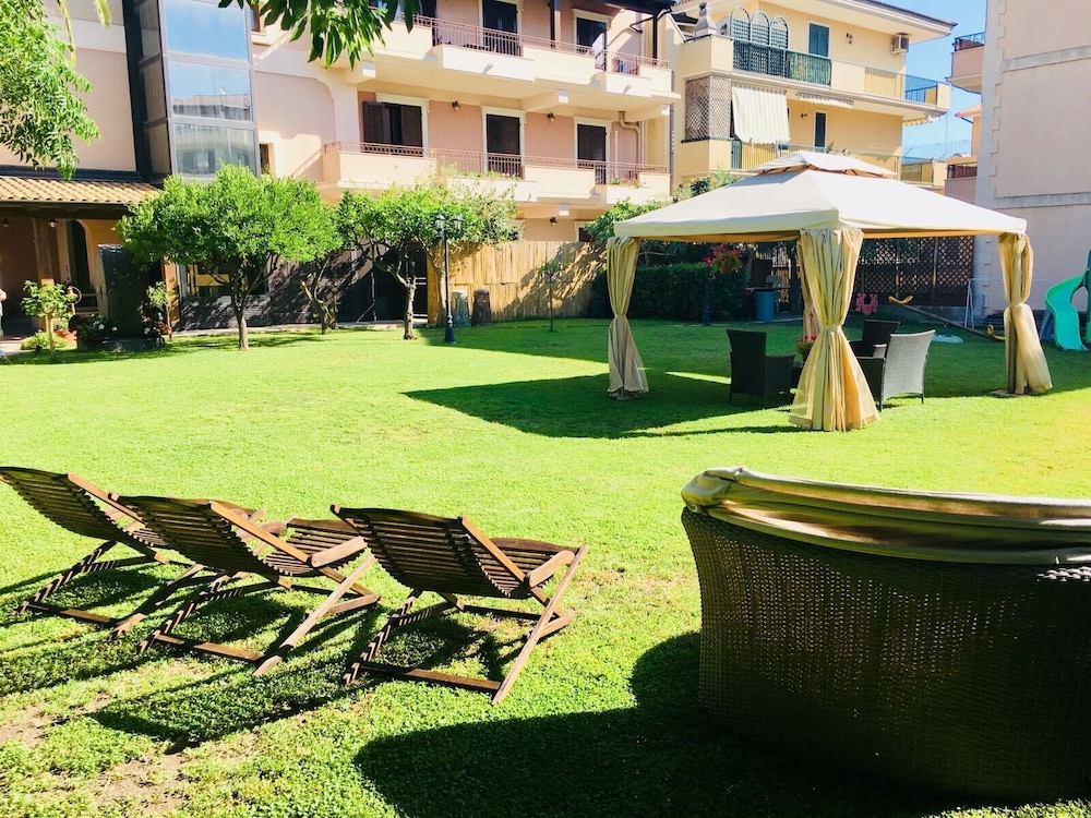 Villa Sea Garden Sicily In — 4-Star Luxury Hotel in Pozzallo, Italy
