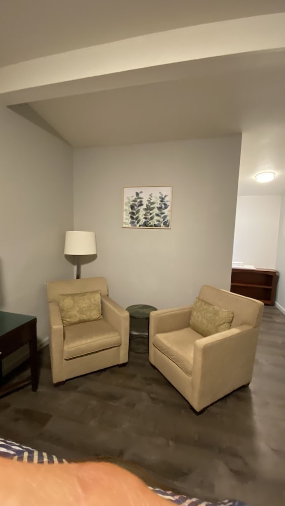 Golden Kent Motel - photo 37