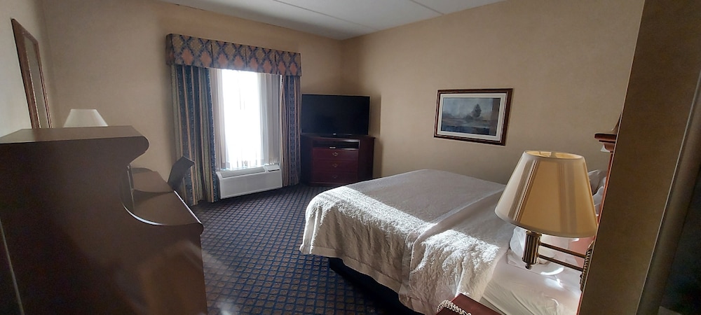 Hampton Inn Clearfield - photo 9