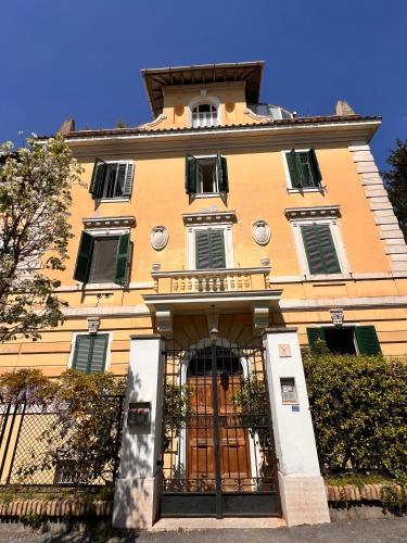 Gianicolo Hill Apartment — 4-Star Luxury Hotel in Rome, Italy