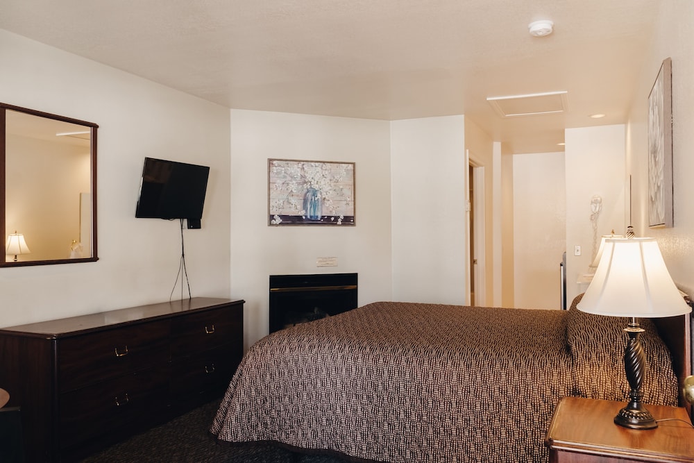 Vintage Lakeside Inn - photo 17
