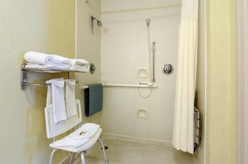 Quality Inn Merriam Kansas City - photo 9
