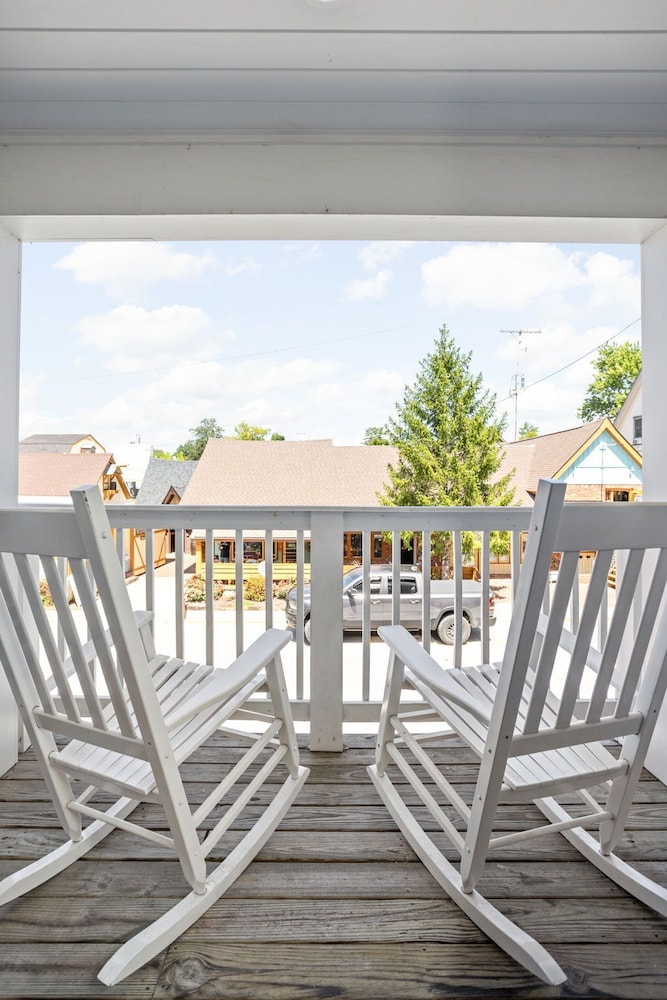 Artists Colony Inn & Restaurant - photo 33