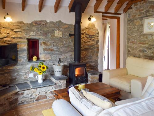 Old Chapel Cottage Dinas Country Club — 4-Star Luxury Hotel in Newport, United Kingdom