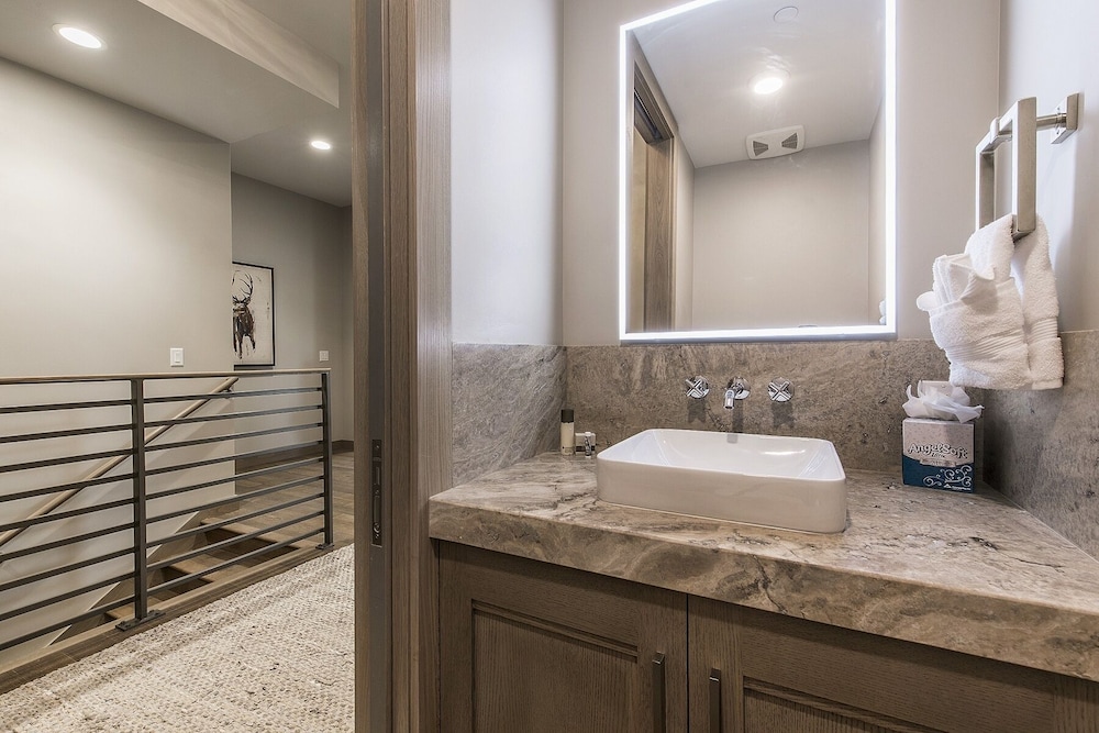 Platinum Four Bedroom Suite 4 Apartment Hotel by RedAwning - photo 12