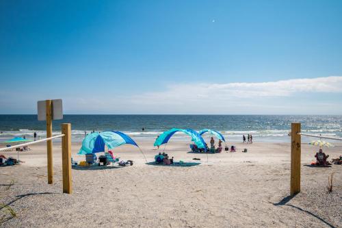 Mead Us At The Beach by Oak Island Accommodations - photo 10
