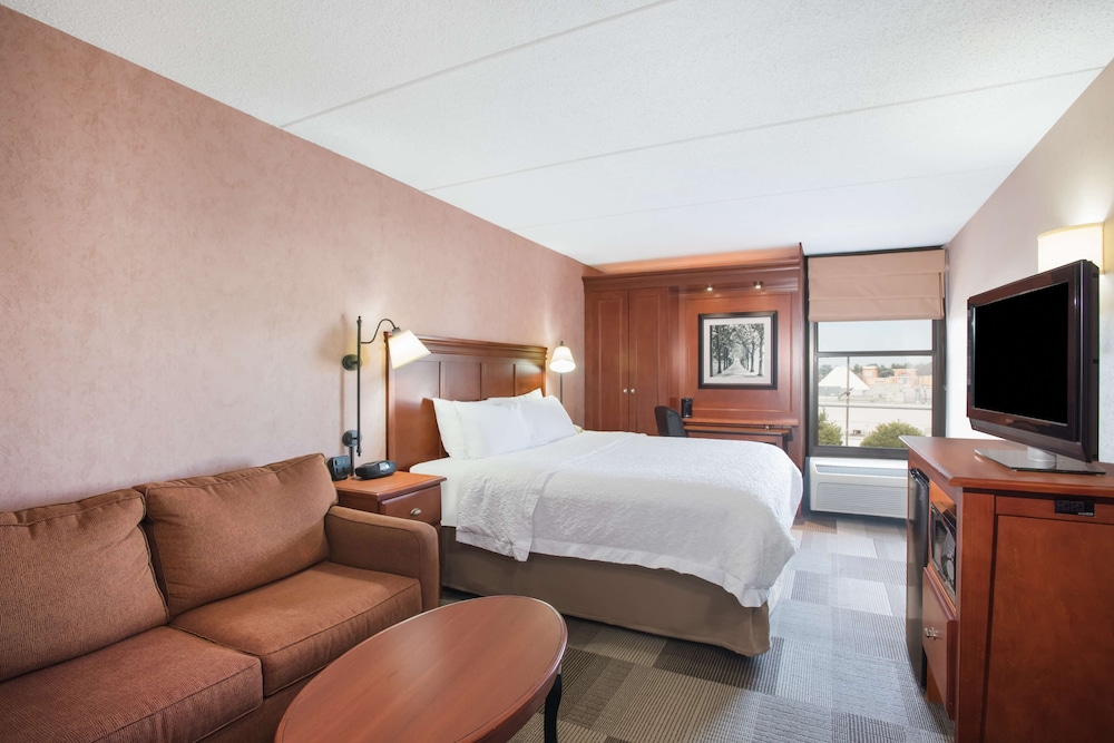 Hampton Inn West Springfield - photo 9
