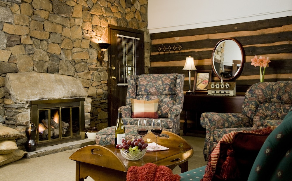1906 Pine Crest Inn - photo 7