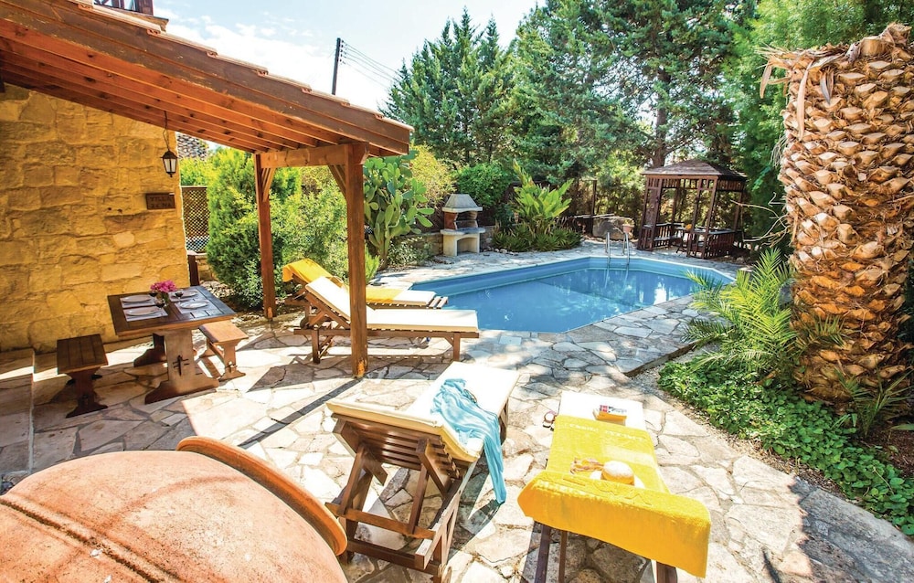 Stunning Home in Miliou Paphos With 3 Bedrooms Sauna and Outdoor Swimming Pool