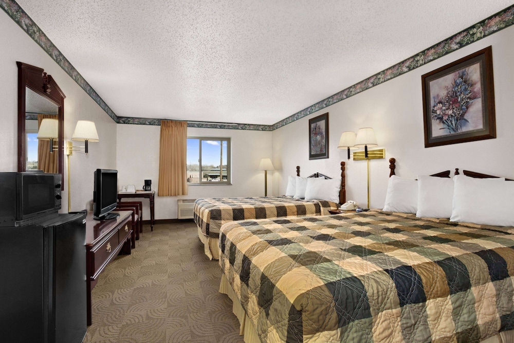 Days Inn by Wyndham Sheridan - photo 9