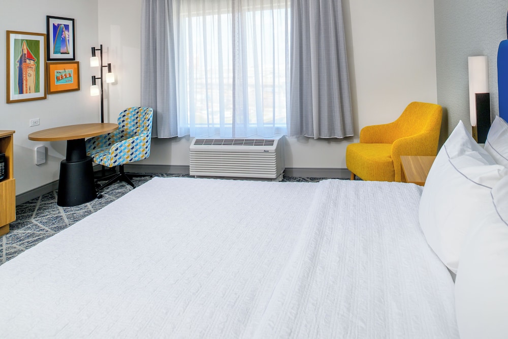 Hampton Inn by Hilton St. Louis Airport - photo 16