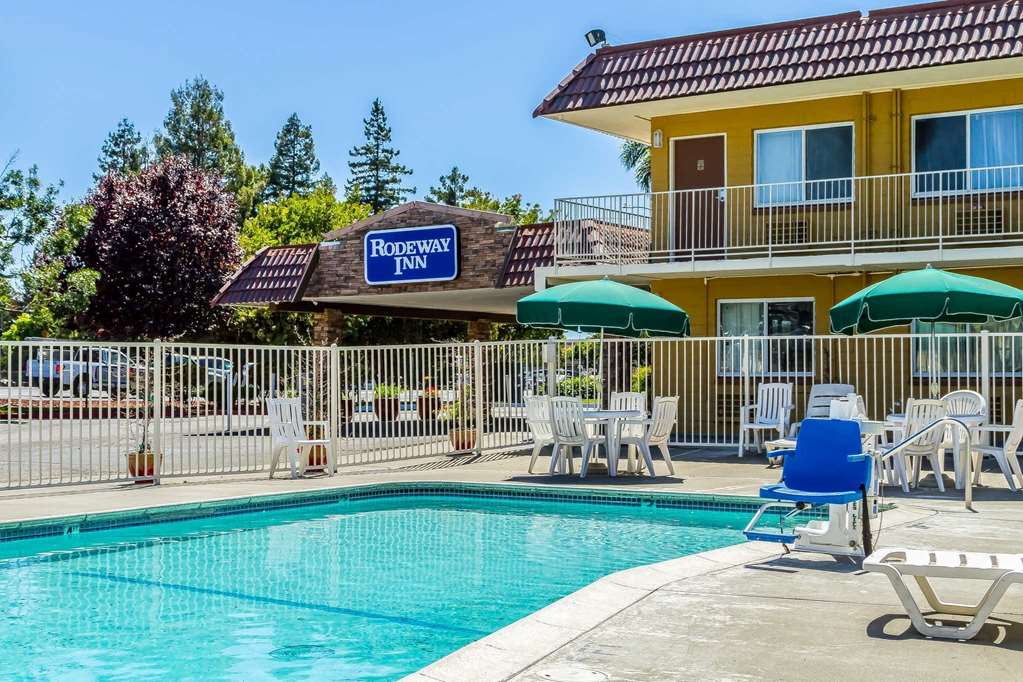 Rodeway Inn Wine Country - photo 18