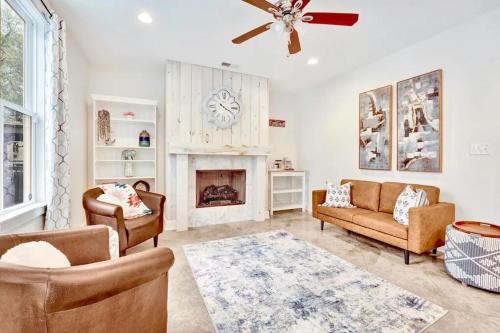 Steps to Cooper Young Private Retreat Zoo in Memphis, United States