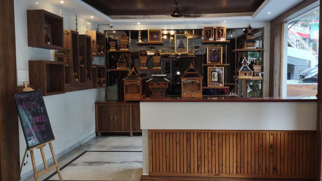 Mahesh Hotel & Restaurant — hotel in Rampur