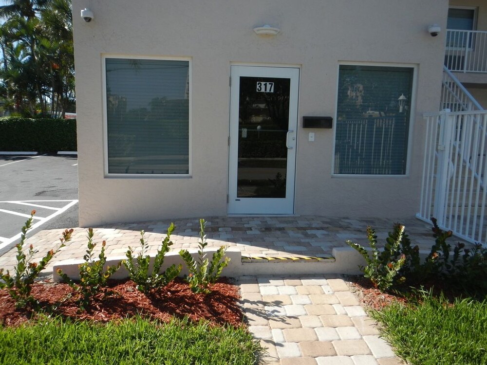 Atlantique Beach House Hotel - photo 2