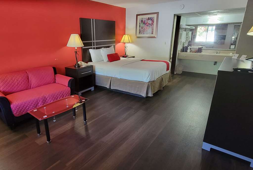 Ramada by Wyndham Mountain Home - photo 17