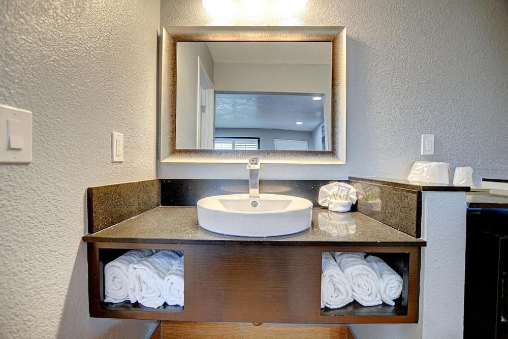 Welcome Inn San Bernardino Colton - photo 10