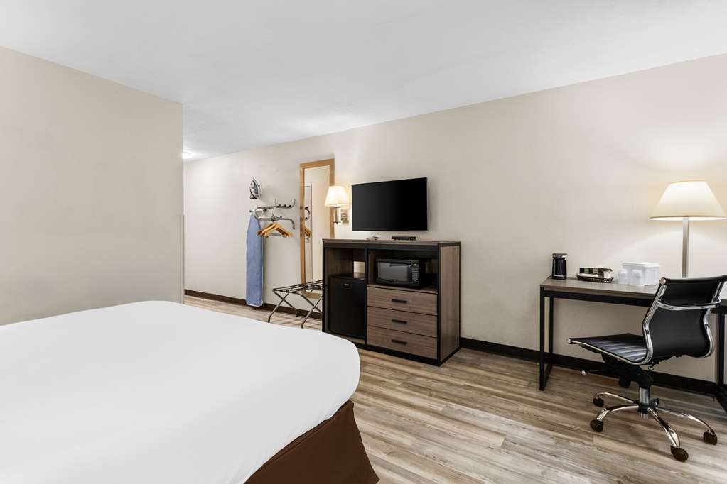 SureStay Hotel by Best Western Albuquerque Midtown - photo 14