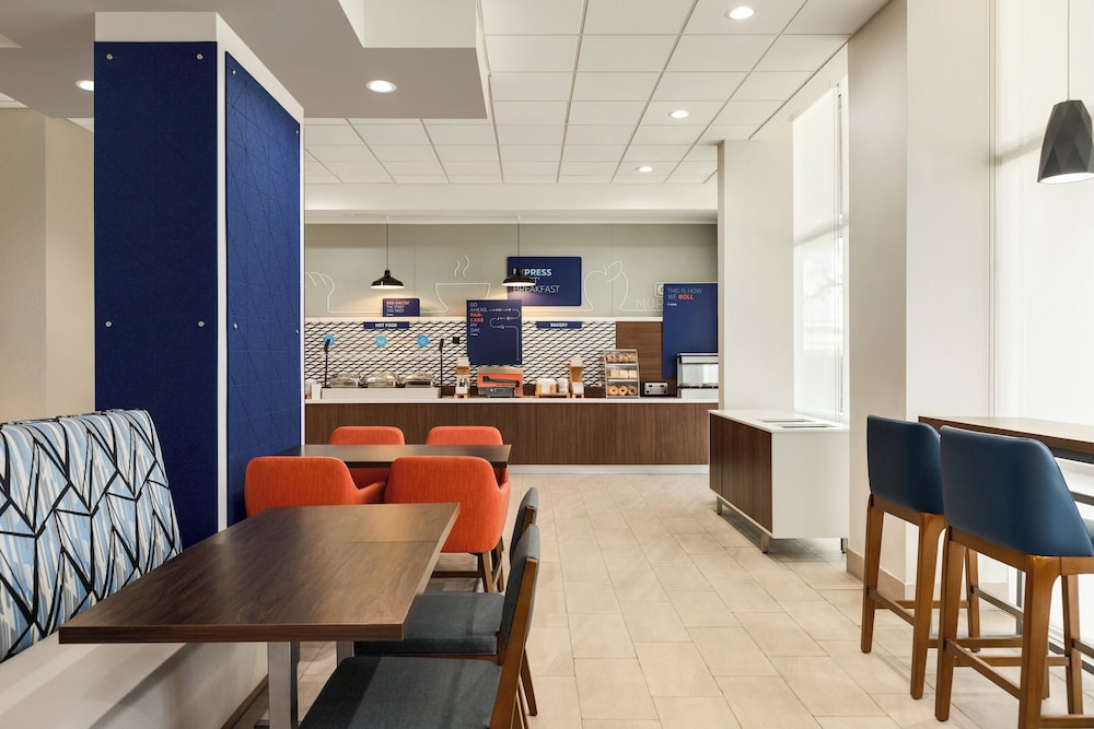 Holiday Inn Express & Suites Fort Lauderdale Airport South by IHG - photo 22