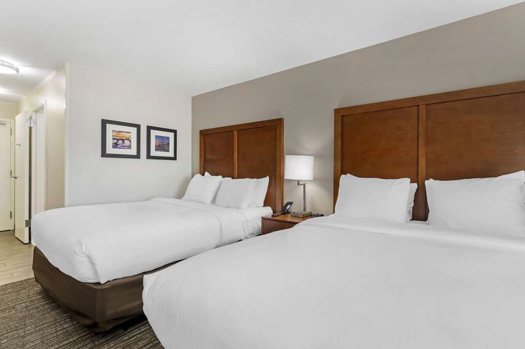Comfort Inn & Suites Brunswick I 95 - photo 18
