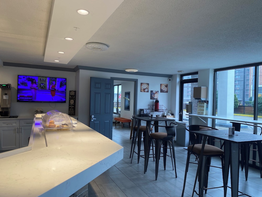 Hotel 10 Extended Stay - photo 33