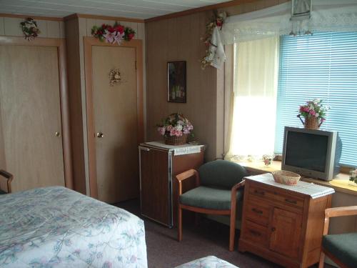 Patras Grand Beach Motel - photo 21