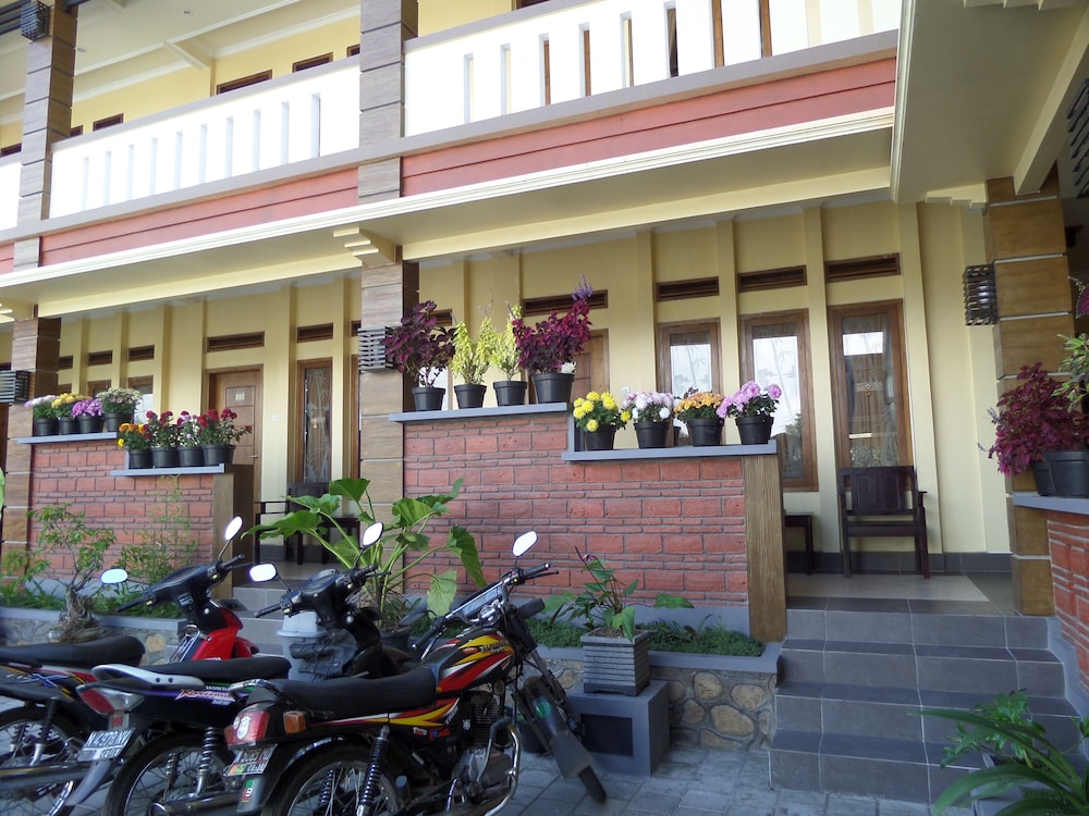 Sm Bromo Hotel — hotel in Probolinggo