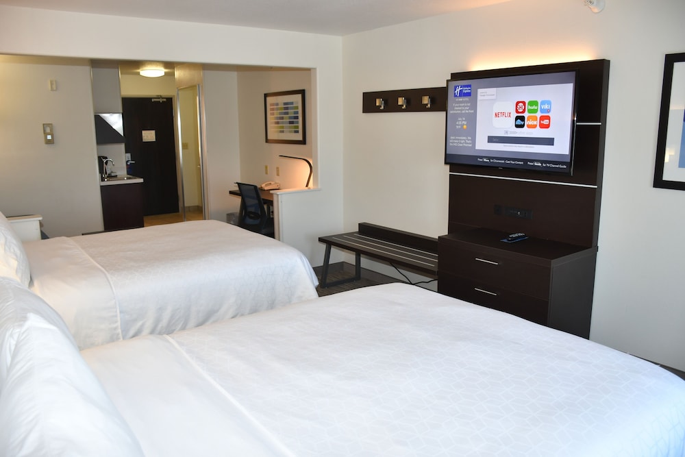 Holiday Inn Express & Suites Evanston By IHG - photo 10