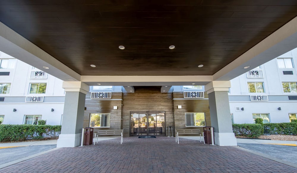 Holiday Inn Express Clermont Se West Orlando - photo 104