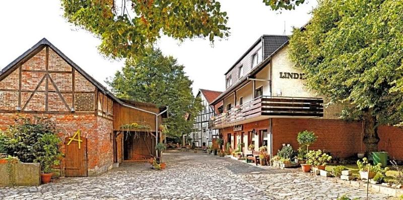 Landgasthaus & Hotel Lindenhof — hotel in Koenigslutter Am Elm