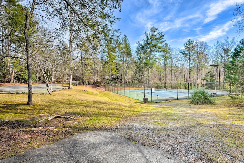 Cozy Ellijay Cabin Hot Tub Yard and Resort Access - photo 42