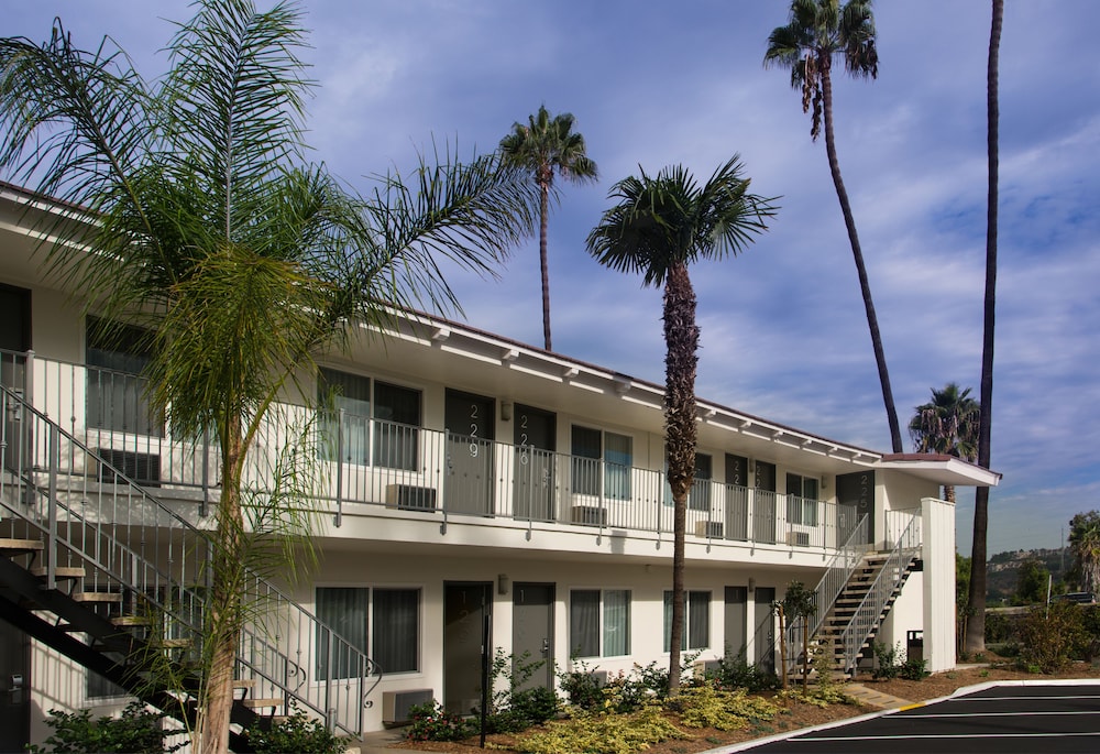 Hotel Iris San Diego - photo 39