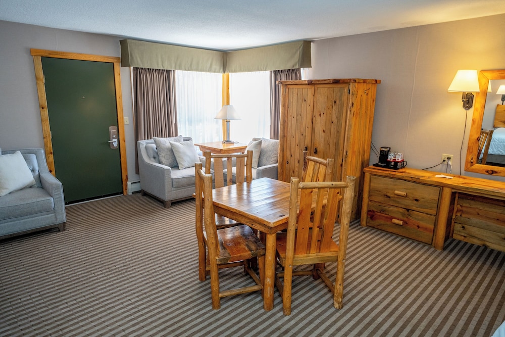 Hotel Estes - photo 11
