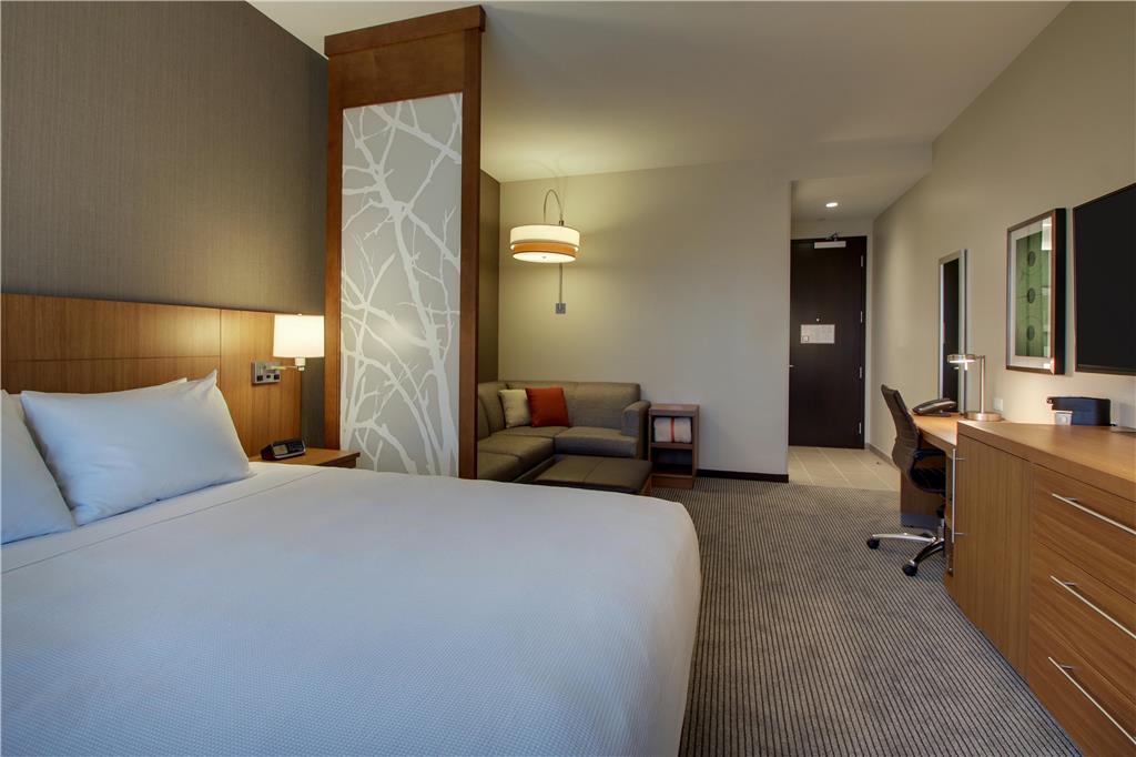Hyatt Place Milwaukee Downtown - photo 28