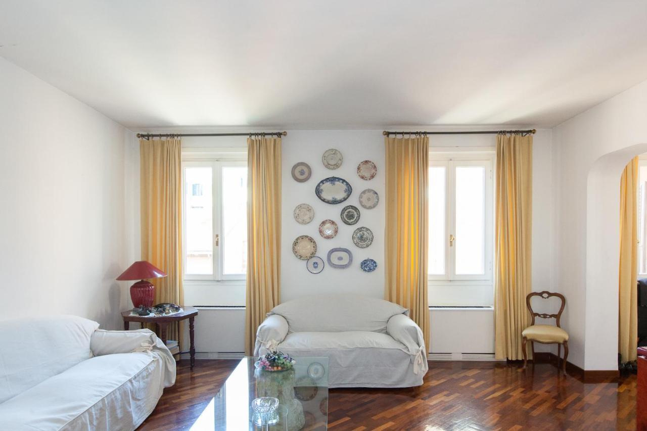 Dora Trevi Apartment — 4-Star Luxury Hotel in Rome, Italy