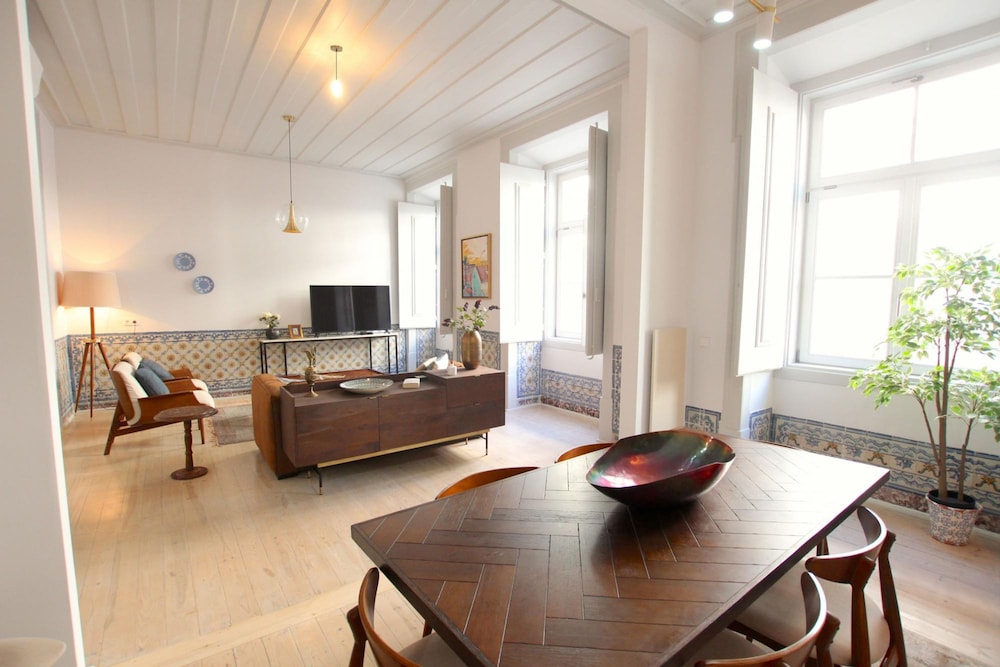 Nomad s Downtown Lisbon 3bdr Charming Memory